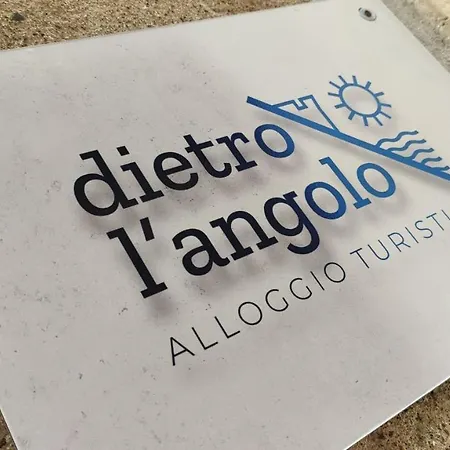 Dietro L'angolo *