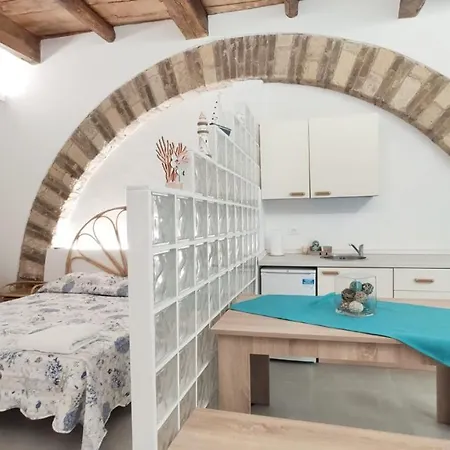 Dietro L'angolo